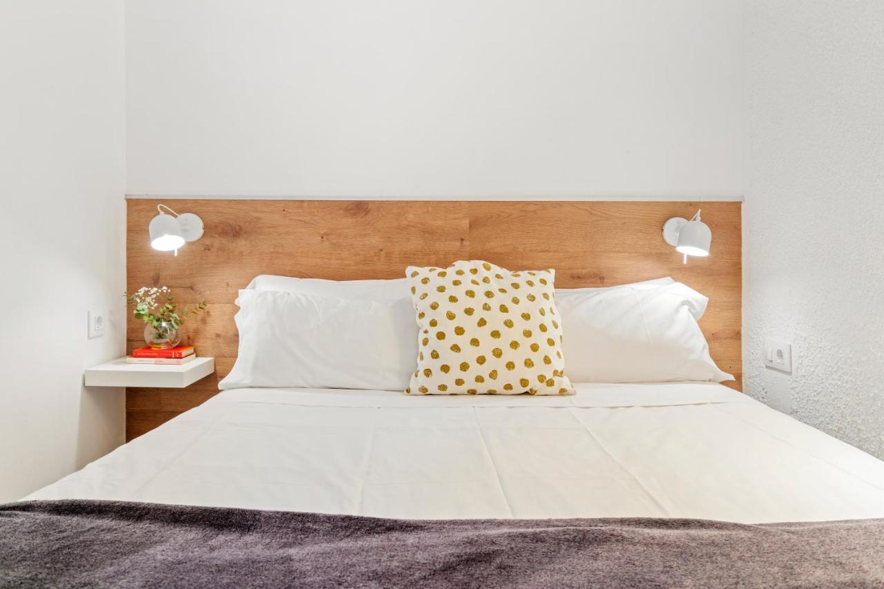 Flateli Borrell Apartment Barcelona Luaran gambar