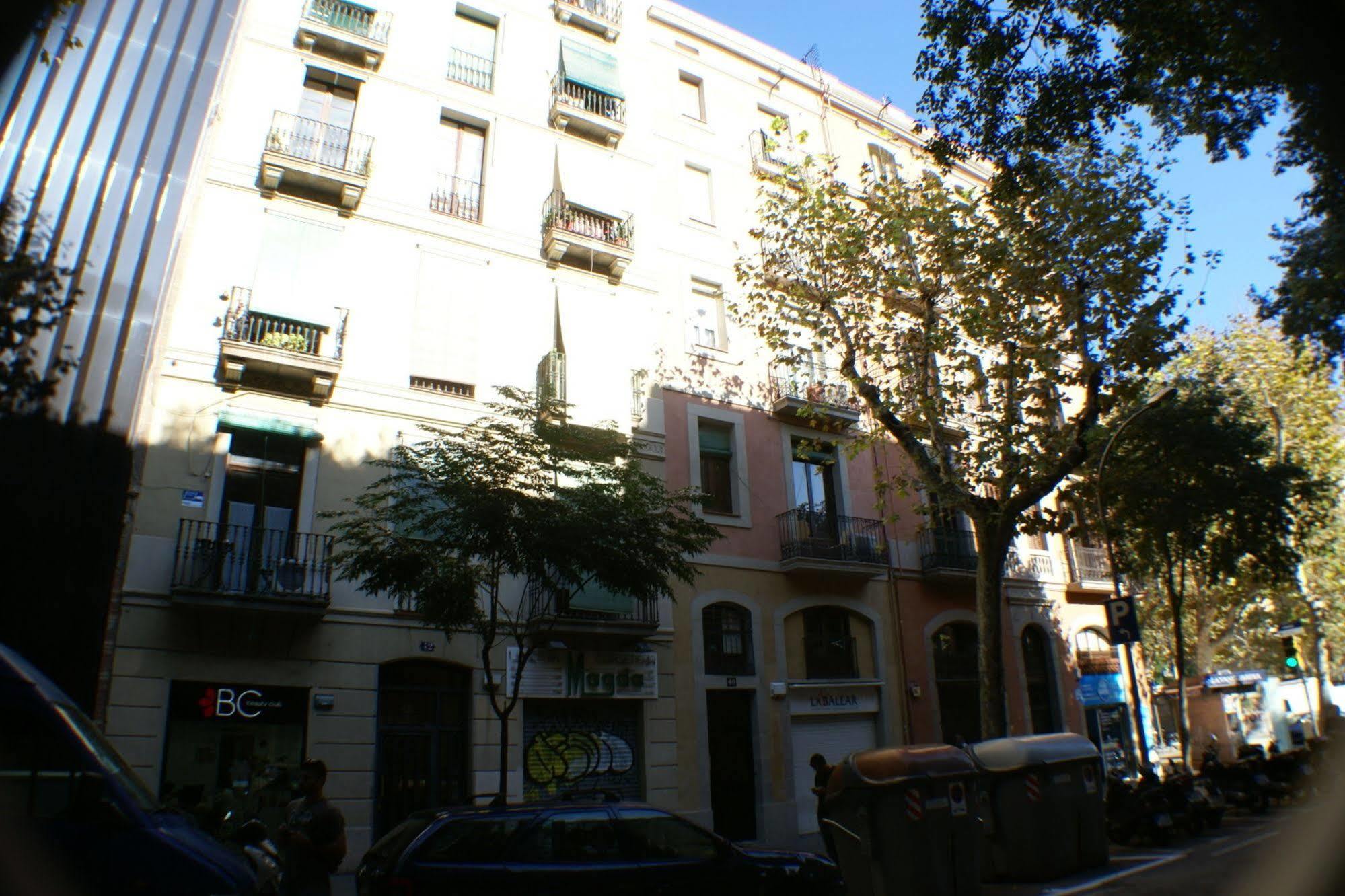 Flateli Borrell Apartment Barcelona Luaran gambar
